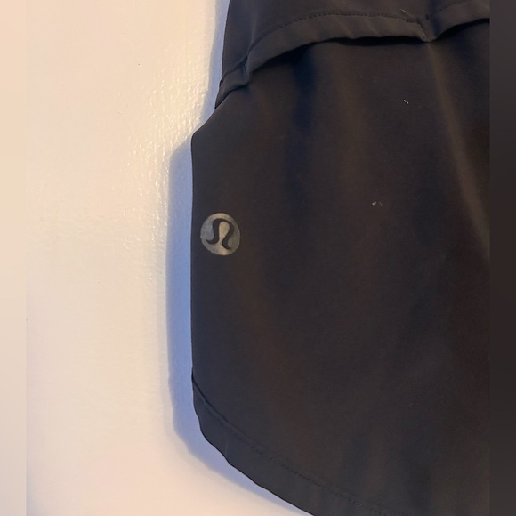 Lululemon Speed Up Low-Rise Lined Short 2.5" - Picture 2 of 3